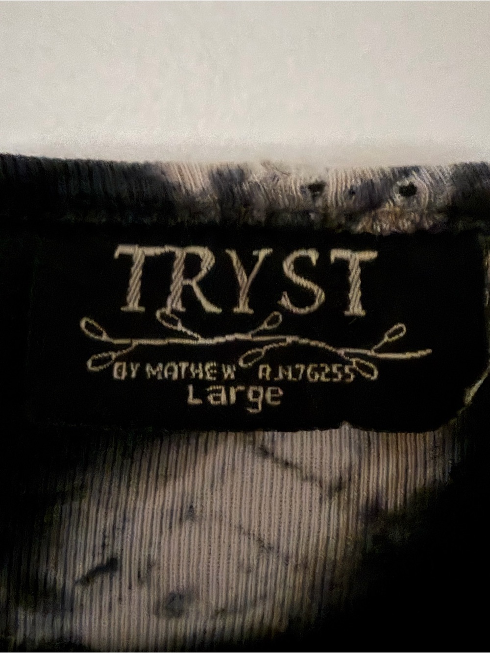 Tryst Black & White Spiral Tie-Dye Long Sleeve Tee - Picture 4 of 5